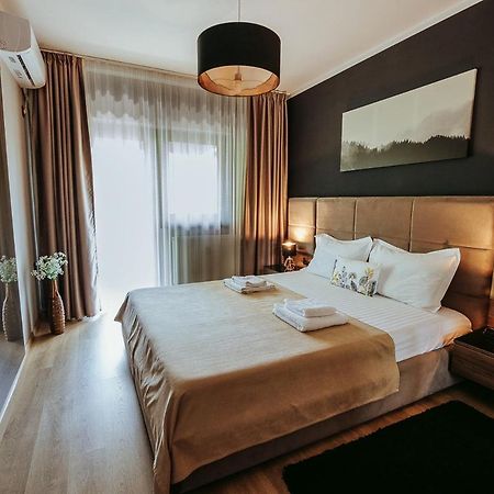 Charlotte Apartment - 2Bedrooms W Parking Near Nymphaea Oradea Ngoại thất bức ảnh