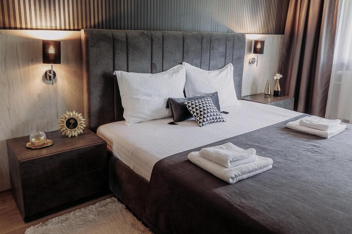Charlotte Apartment - 2Bedrooms W Parking Near Nymphaea Oradea Ngoại thất bức ảnh
