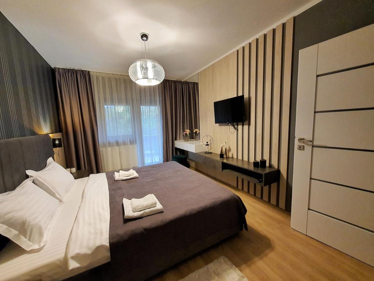 Charlotte Apartment - 2Bedrooms W Parking Near Nymphaea Oradea Ngoại thất bức ảnh
