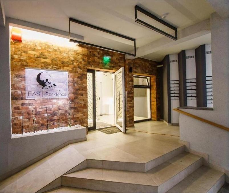 Charlotte Apartment - 2Bedrooms W Parking Near Nymphaea Oradea Phòng bức ảnh