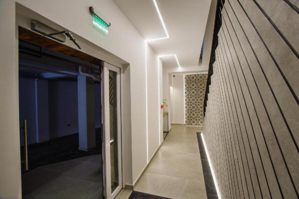 Charlotte Apartment - 2Bedrooms W Parking Near Nymphaea Oradea Phòng bức ảnh