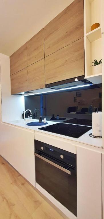 Charlotte Apartment - 2Bedrooms W Parking Near Nymphaea Oradea Ngoại thất bức ảnh
